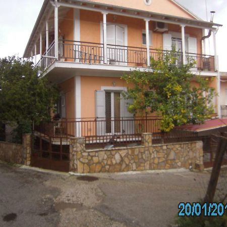 George'S House Apartment Ágios Matthaíos Екстериор снимка