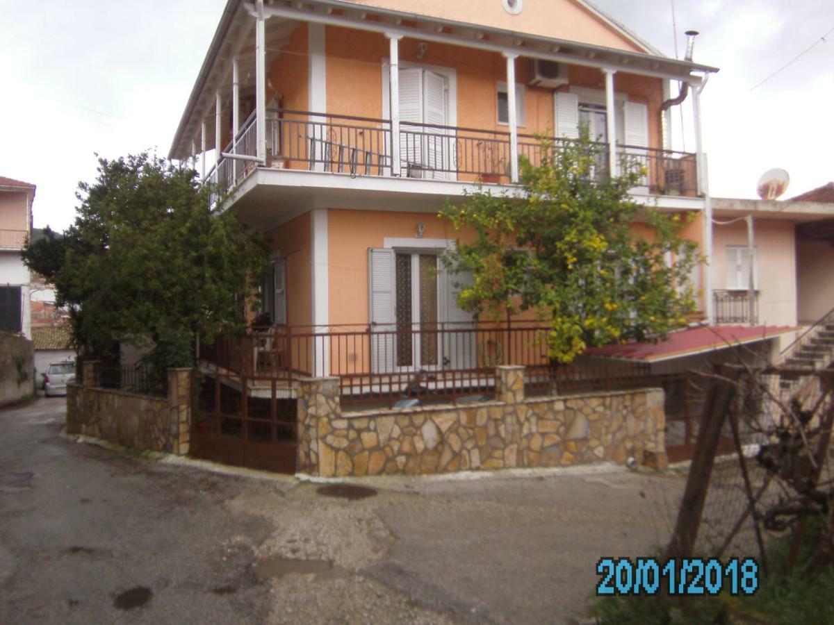 George'S House Apartment Ágios Matthaíos Екстериор снимка