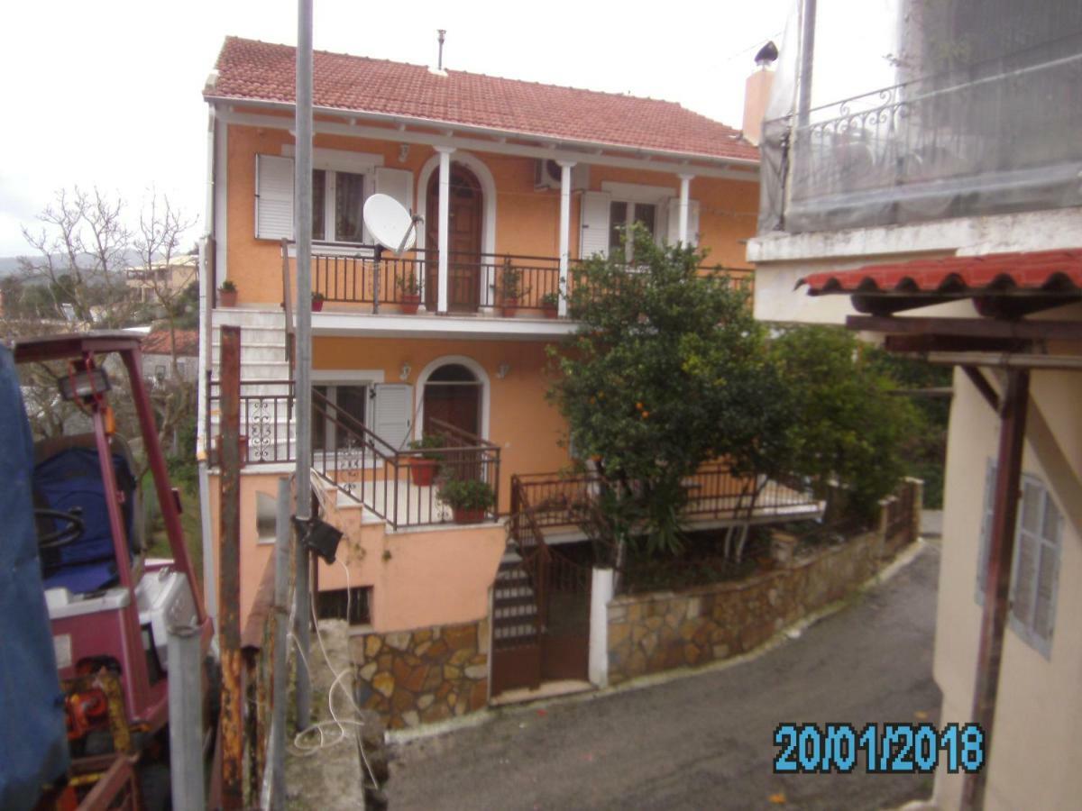 George'S House Apartment Ágios Matthaíos Екстериор снимка