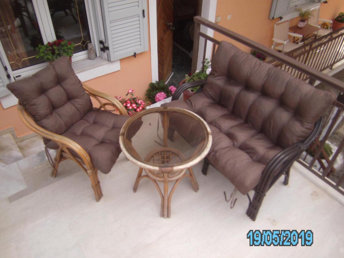 George'S House Apartment Ágios Matthaíos Екстериор снимка