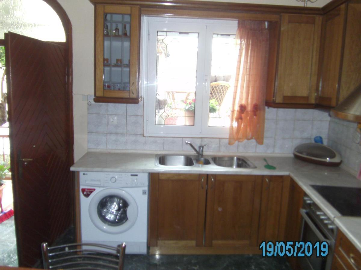 George'S House Apartment Ágios Matthaíos Екстериор снимка